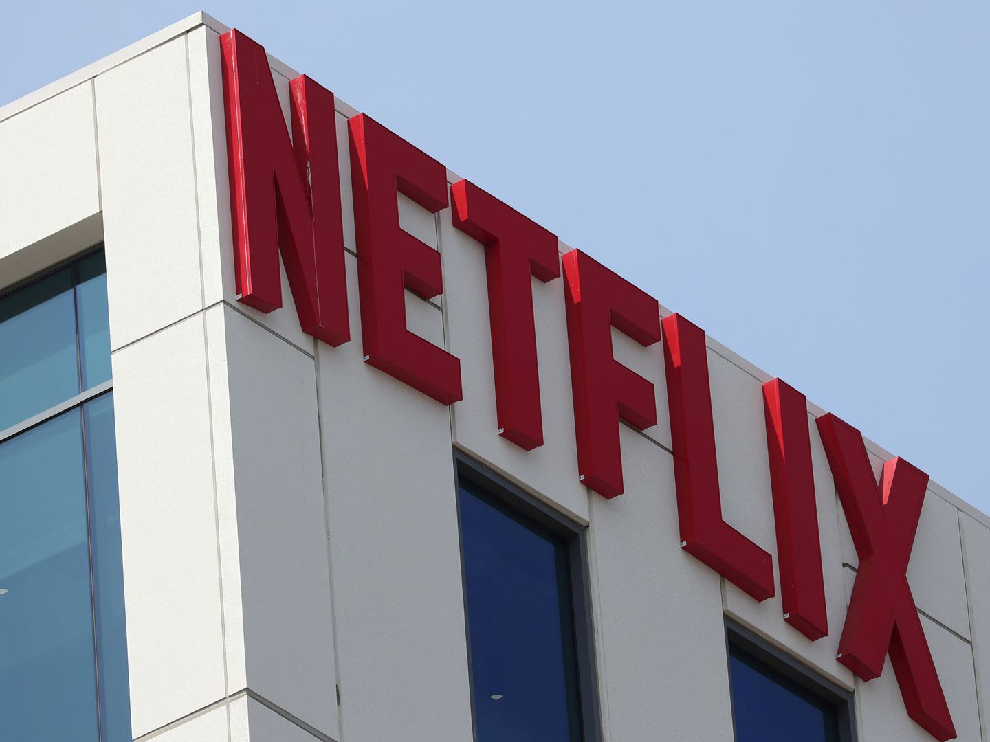 Logo de Netflix en su sede de Los Ángeles. (Reuters)