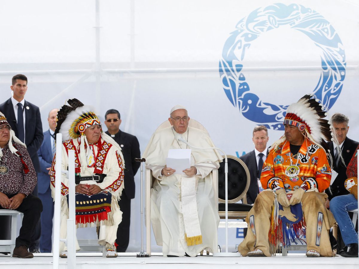 Foto: El papa Francisco interviene ante las comunidades indígenas. (Reuters/Bracken)