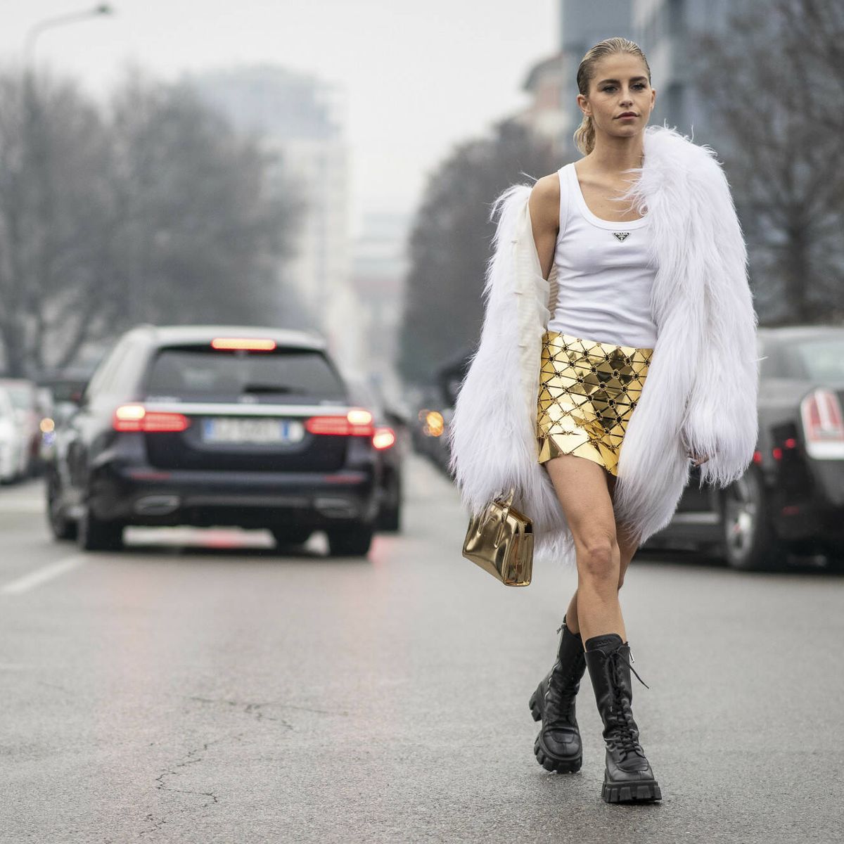 Ideas para combinar falda dorada. Lo Mejor de Street Style