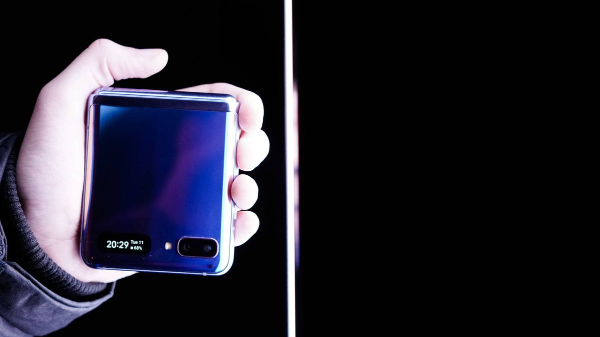 Probamos el nuevo 'smartphone' plegable de Samsung: es más fácil amarlo que odiarlo