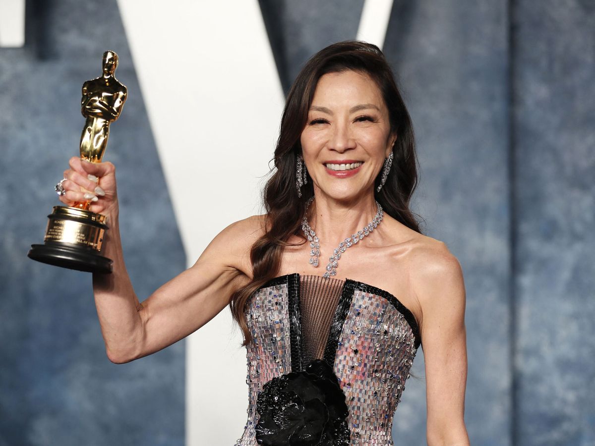 Foto: La actriz malaya Michelle Yeoh se convierte en la primera asiática en ganar un galardón de la Academia de Hollywood. (REUTERS/Danny Moloshok)
