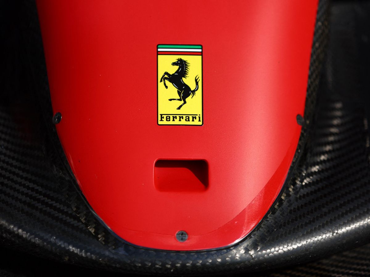 Foto: Logo de Ferrari. (Reuters/Andrew Boyers)
