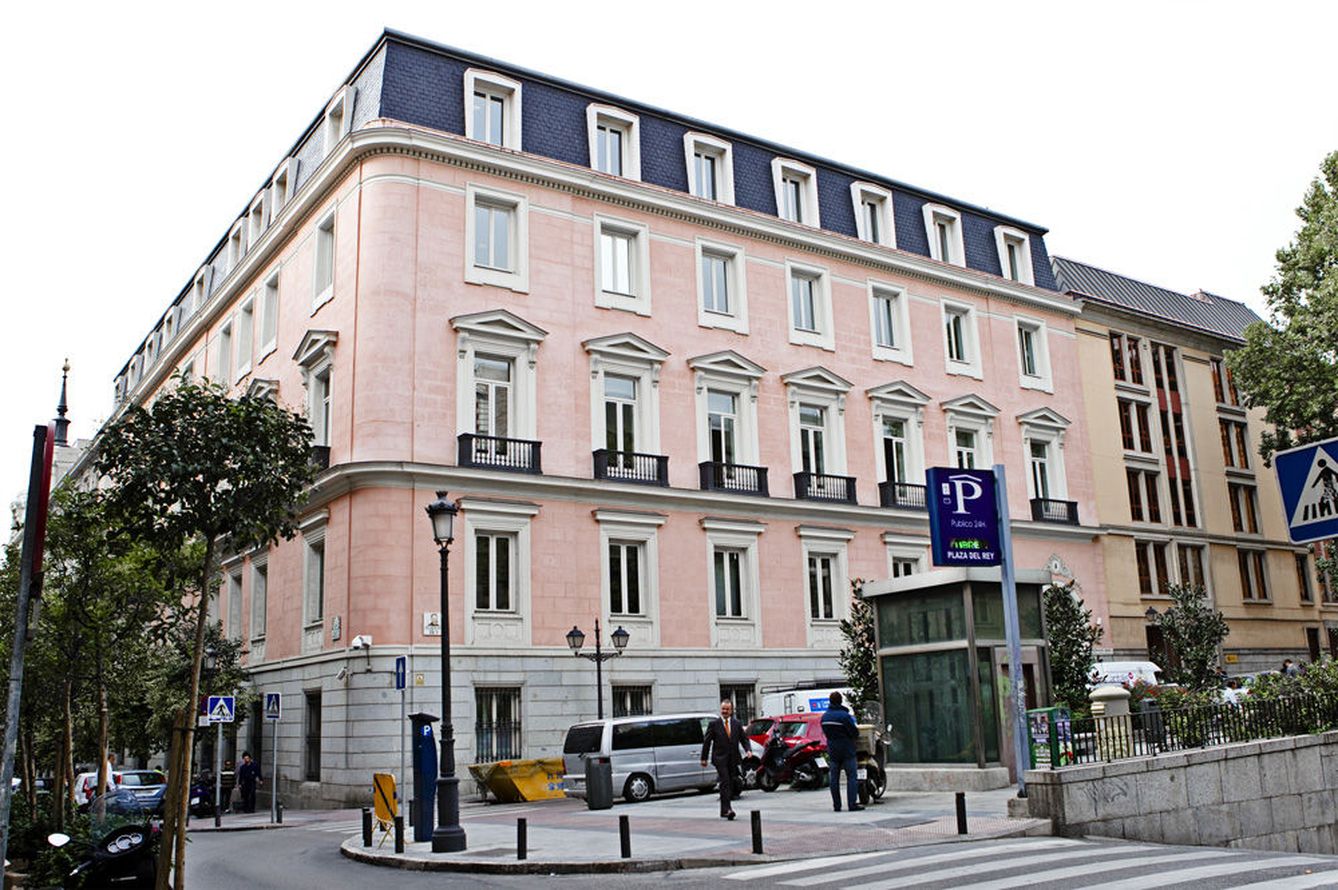 Sede de la CNMC en Madrid. Las agencias se quejan de su celo antirregulador. (EFE)