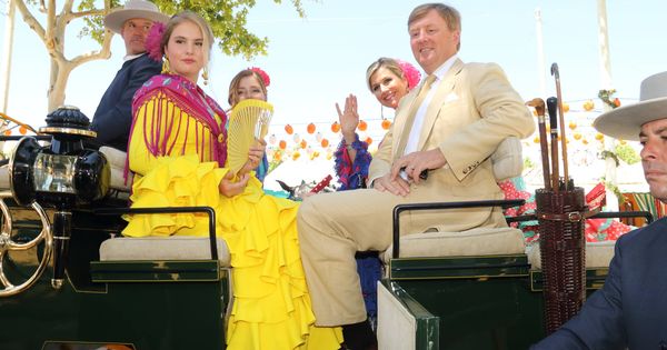 Foto: Máxima y su familia en la Feria. (Lagencia Grosby)