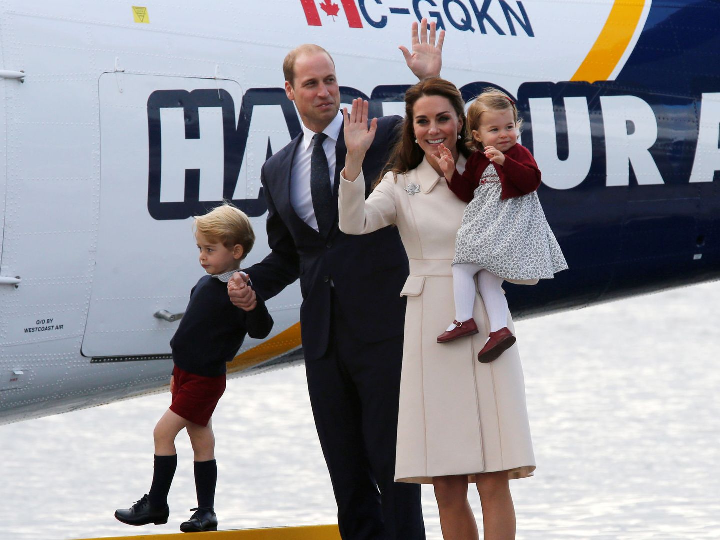 Los duques de Cambridge con sus hijos mayores en una imagen de archivo. (Reuters)