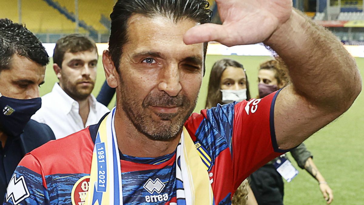 "Esto es todo, amigos": Gigi Buffon anuncia, a sus 45 años, que se retira del fútbol en activo