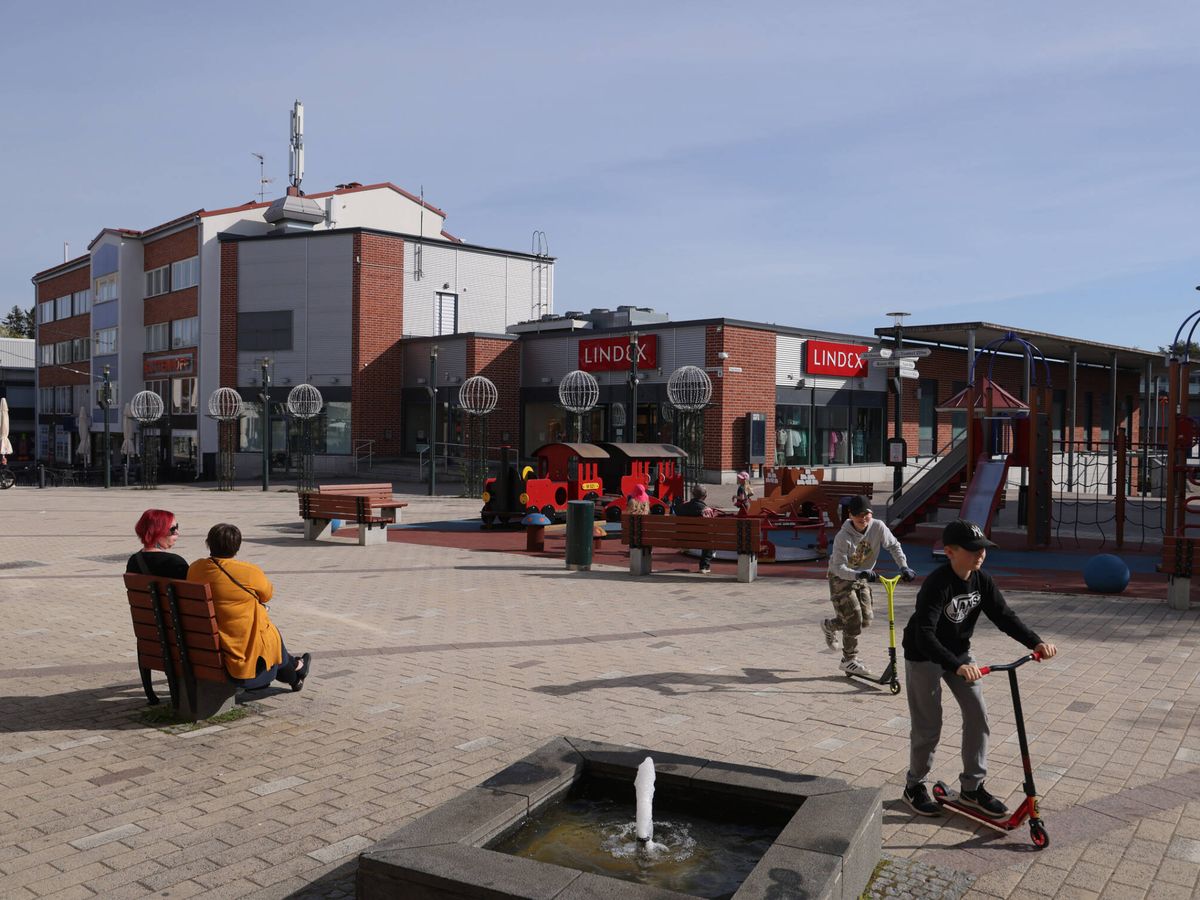 Foto: Vista del centro de de Imatra, en Finlandia, cerca de la ciudad rusa de Svetogorsk. (Getty/Sean Gallup)