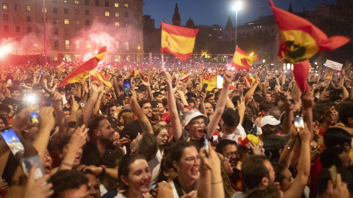 ANC, 0; España, 1: el secesionismo no saca activistas a la calle, la Selección arrasa en Cataluña