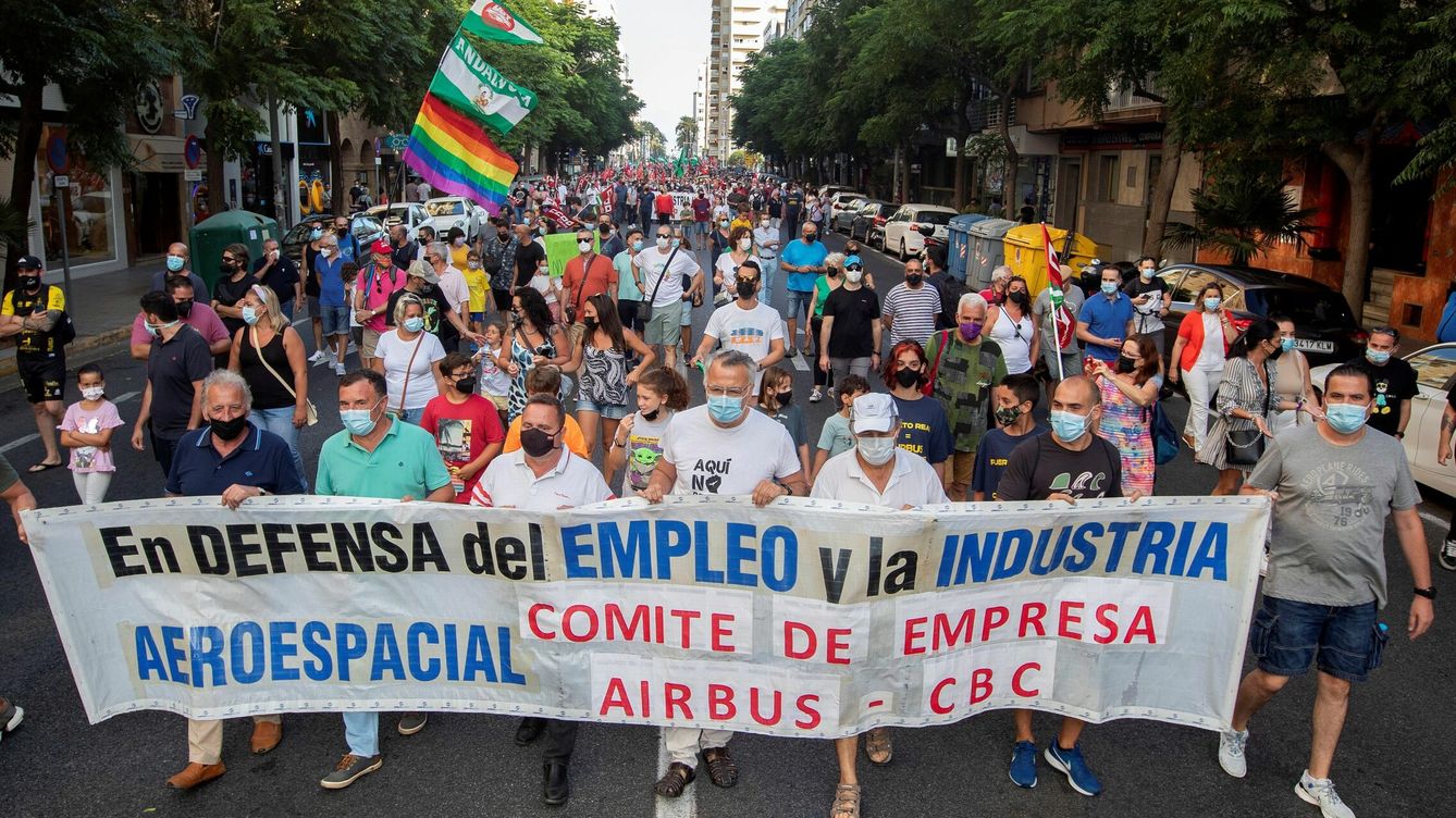 Foto: Protesta convocada en Cádiz por el comité de Airbus. (EFE/Román Ríos)