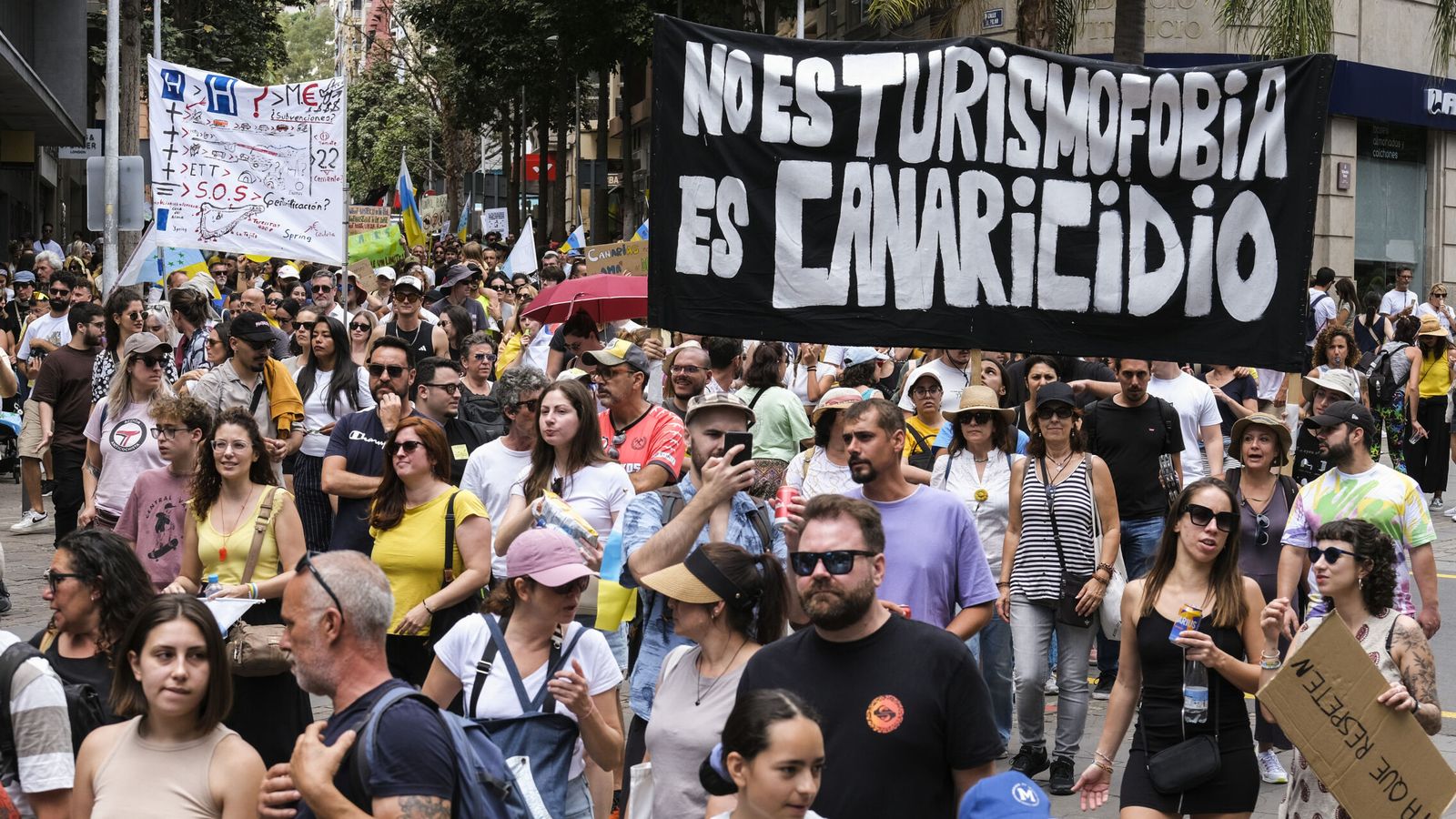 Manifestación del 20-A en Tenerife. (EFE)
