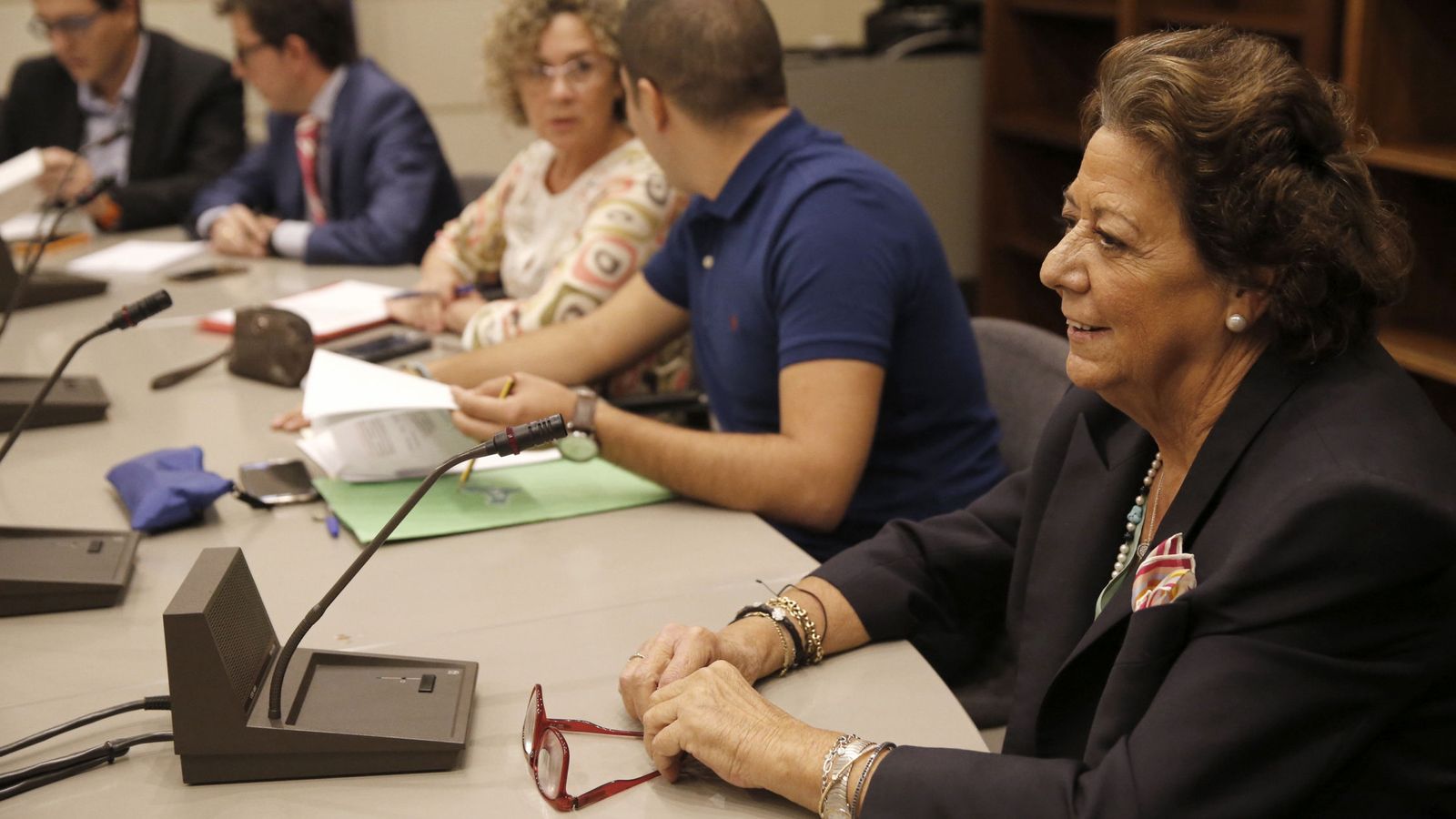 Foto: La senadora por Valencia y exalcaldesa de la ciudad Rita Barberá durante la reunión Grupo Mixto del Senado. (Efe)