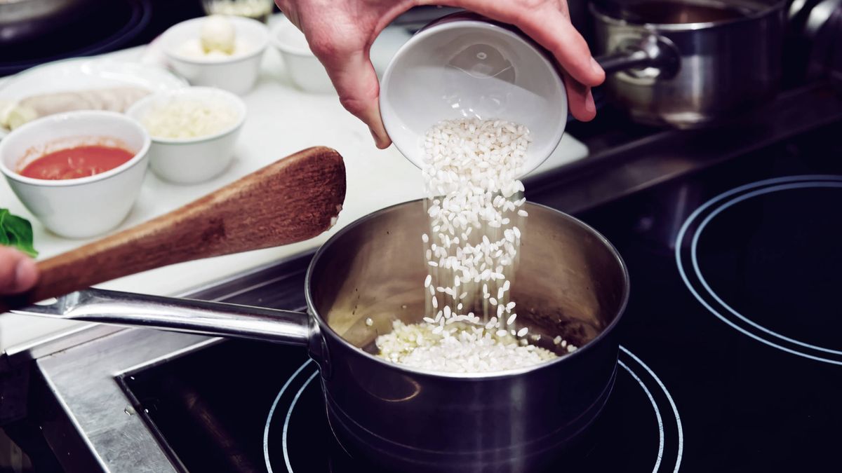 Cocinar el arroz de la forma clásica puede ser peligroso para tu salud