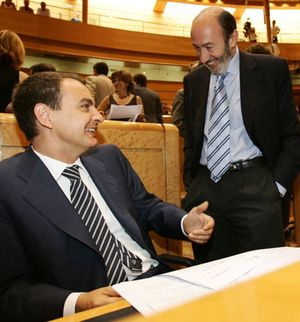 Zapatero se negó a ‘suspender’ el diálogo con ETA tras el robo de las pistolas tal y como le pedía Rubalcaba