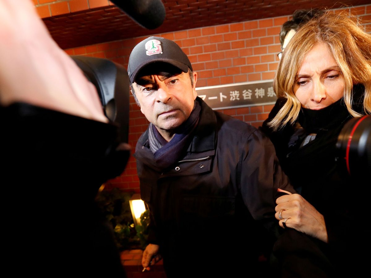 Foto: Carlos Ghosn, junto a su esposa Carole, en una foto de archivo. (Reuters)