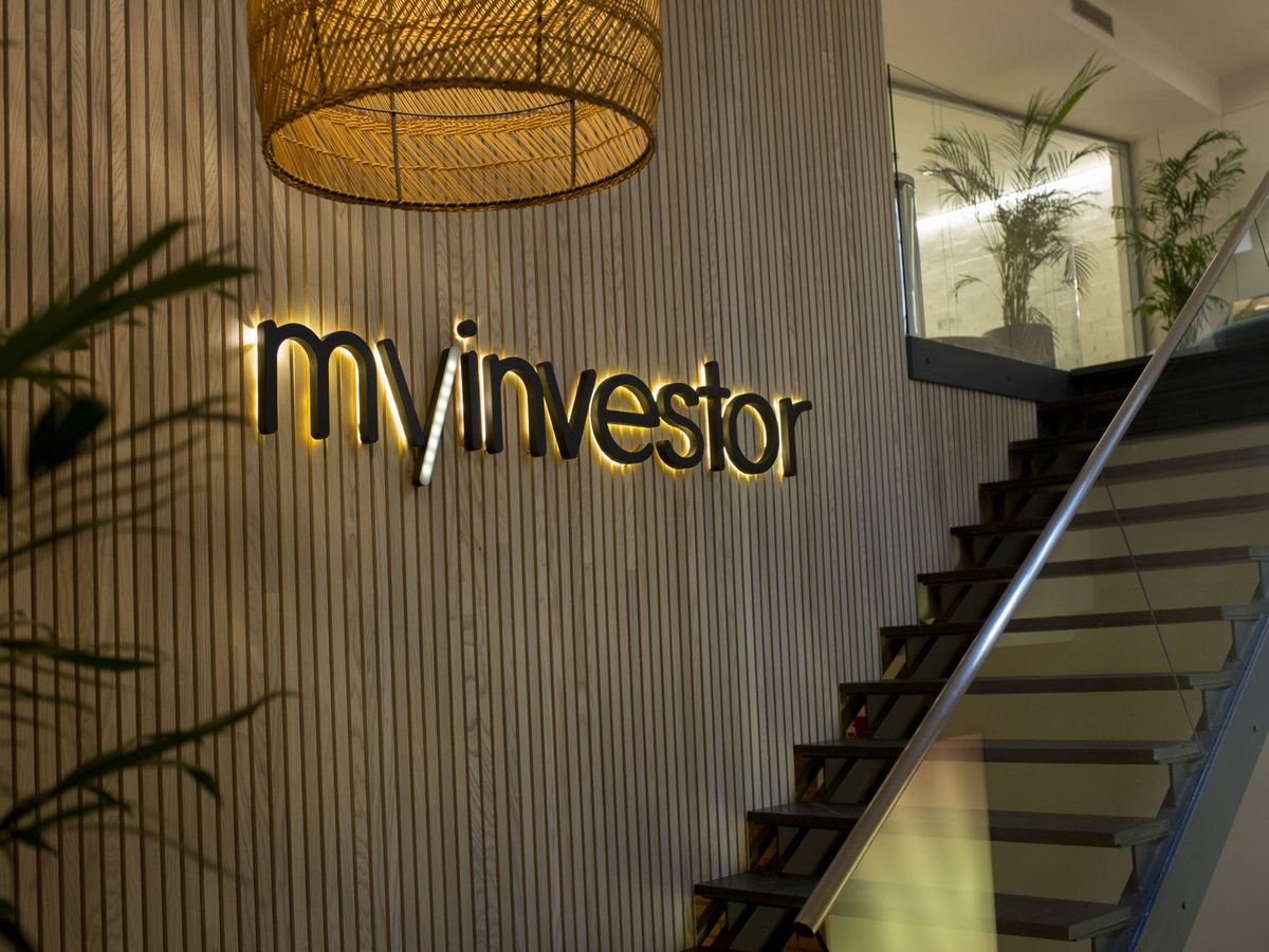 Foto: Logo de MyInvestor en las oficinas de la entidad.