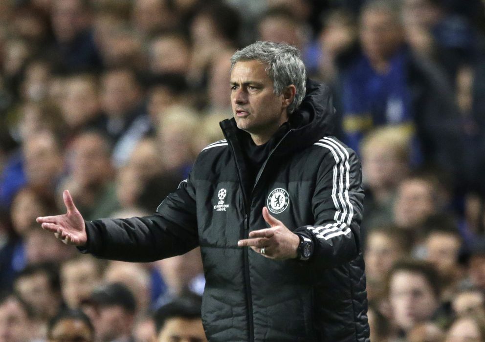 Foto: Mourinho, durante un partido del Chelsea (EFE)