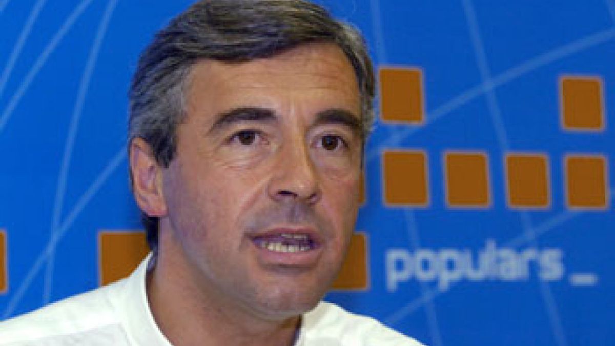 Acebes: "El PSOE hará una 'operación disimulo' para ocultar su proyecto ante las elecciones"
