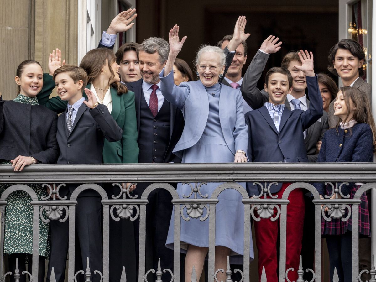 Foto: La reina Margarita, con su familia en su 83º cumpleaños. (EFE/Mads Claus Rasmussen)