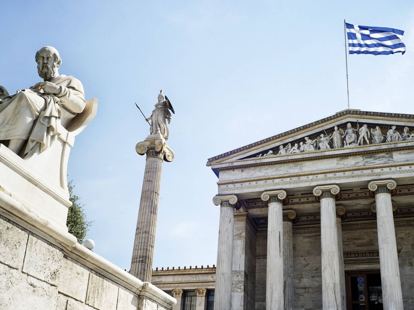 Platón ante la Academia de Atenas. (Milos Bicanski/Getty Images)