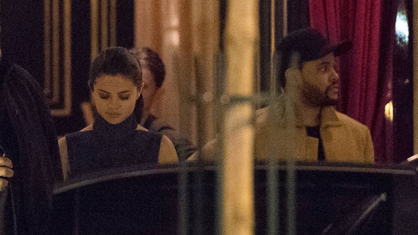 Foto: Selena Gomez y The Weeknd por las calles de París (Gtres)