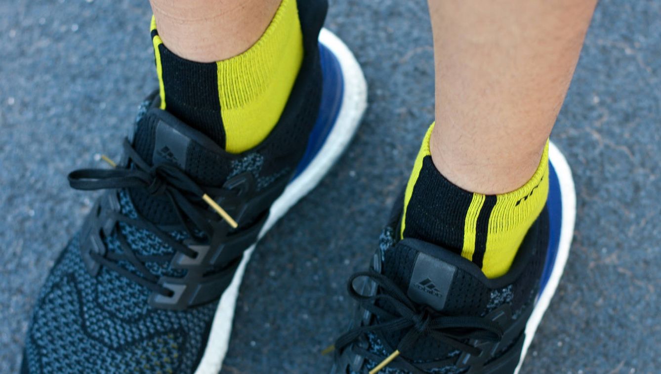 Tan importantes son las zapatillas como los calcetines para correr. (Foto: Pedro Moya)