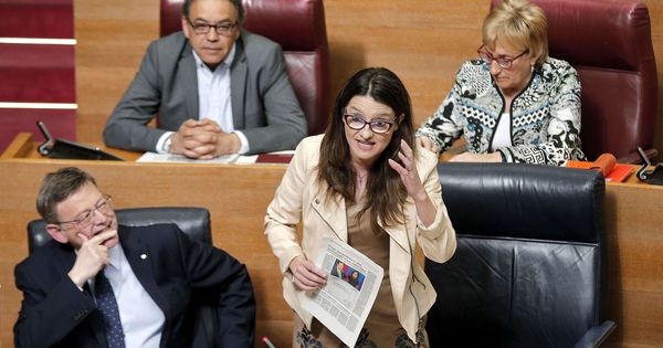 Foto: Mónica Oltra en Les Corts Valencianes (EFE)