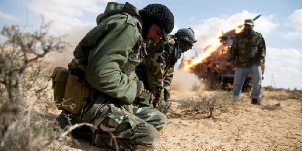 Foto: Los rebeldes libios presentan batalla a los gadafistas y logran mantener Brega