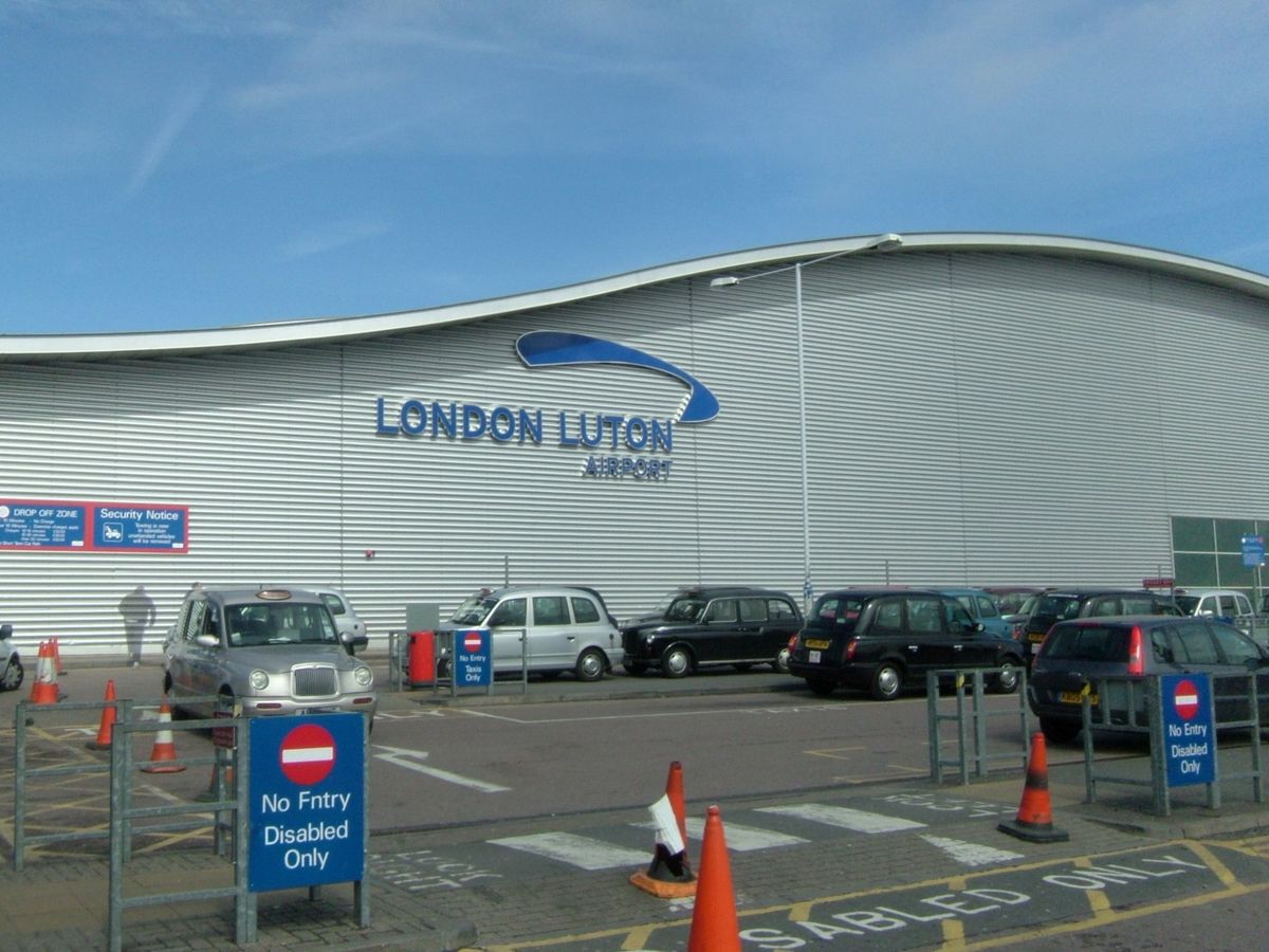 Foto: Imagen de archivo del Aeropuerto de Londres-Luton. (Wikipedia/Steff)