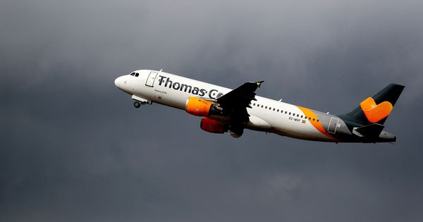 Foto: Un avión de la compañía Thomas Cook, despega del Aeropuerto de Düsseldorf. (Reuters)