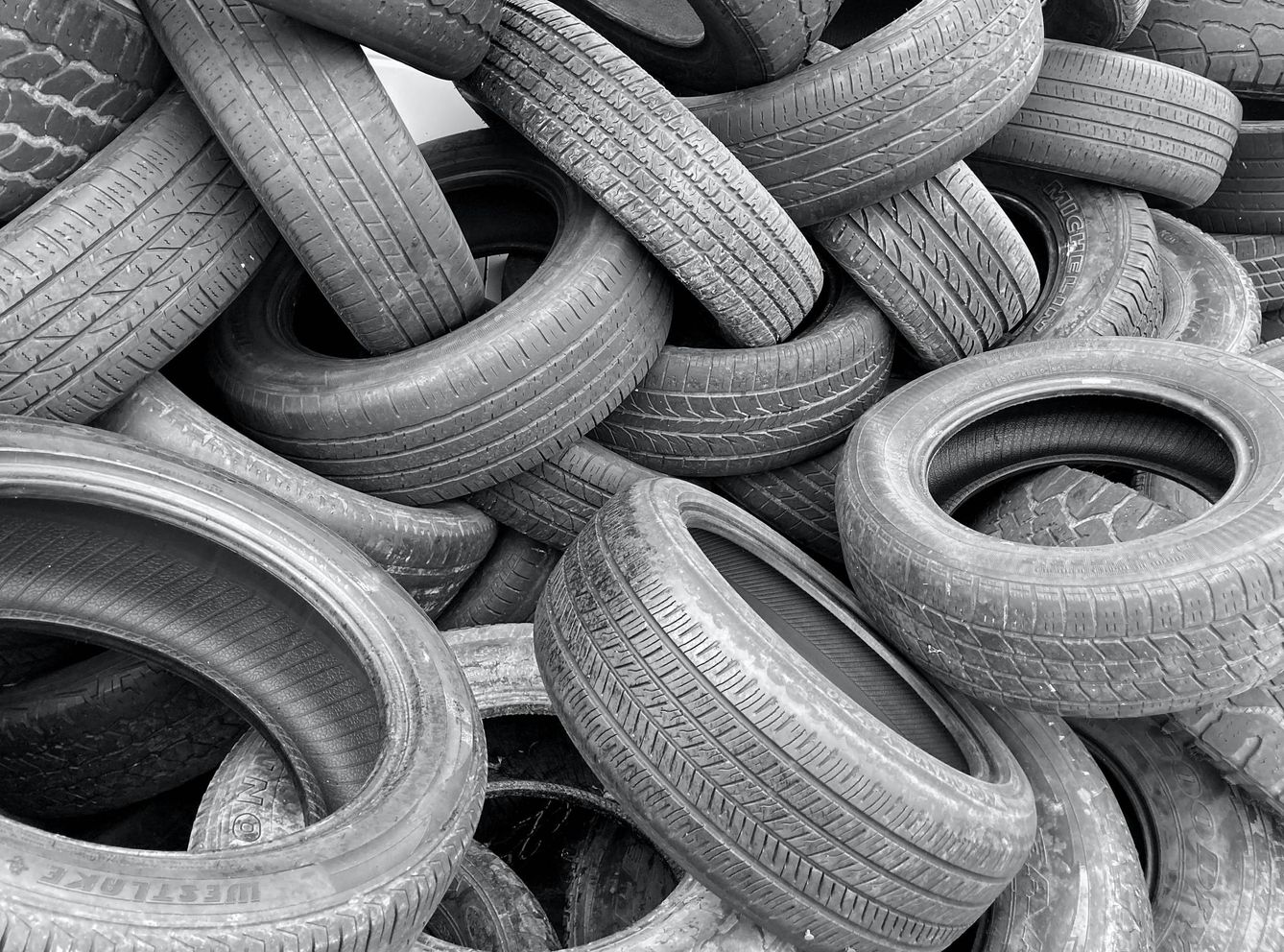 Se espera que a lo largo de este año se eliminen las toneladas de neumáticos usados que quedan. (Unsplash)