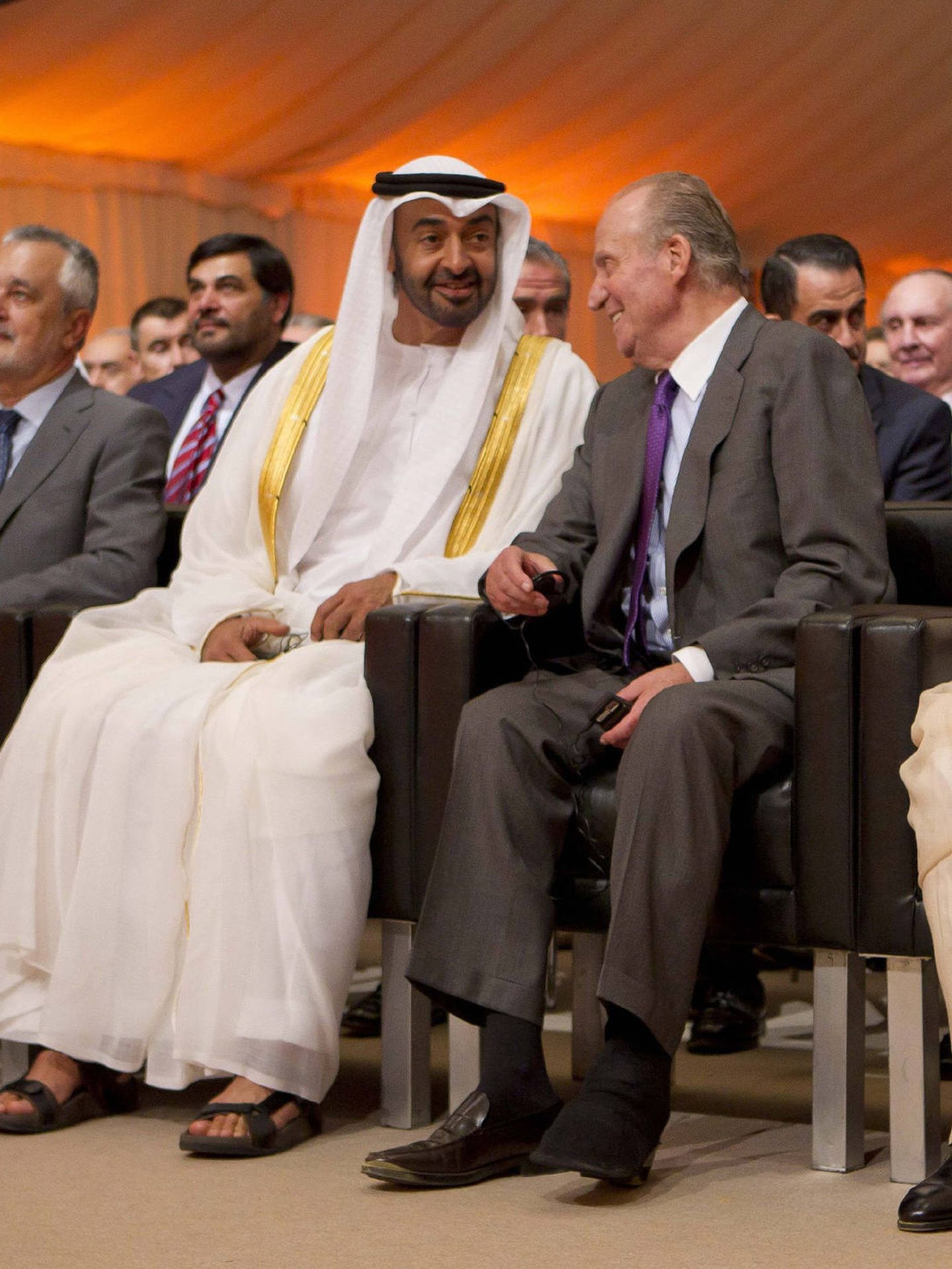 Juan Carlos I y el príncipe de Abu Dabi, el jeque Mohamed bin Zayed Al Nahyan. (EFE)