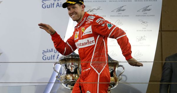 Foto: Vettel, tras ganar la carrera en Baréin. (REUTERS)
