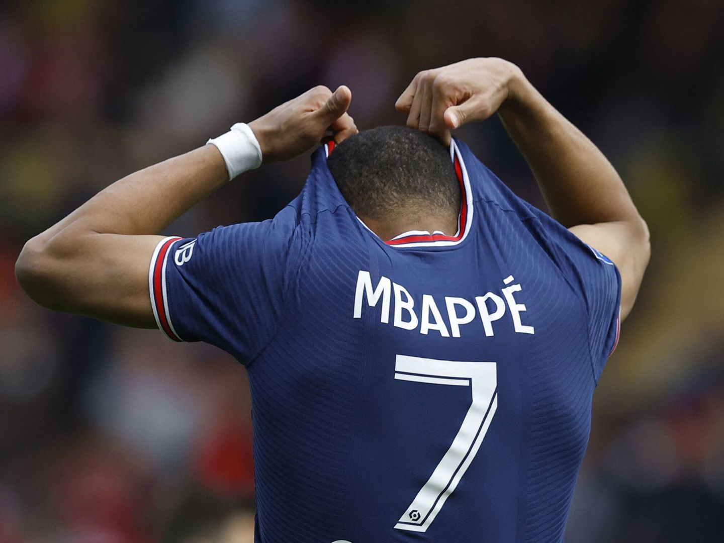 Mbappé se quita la camiseta del PSG en la derrota contra el Mónaco