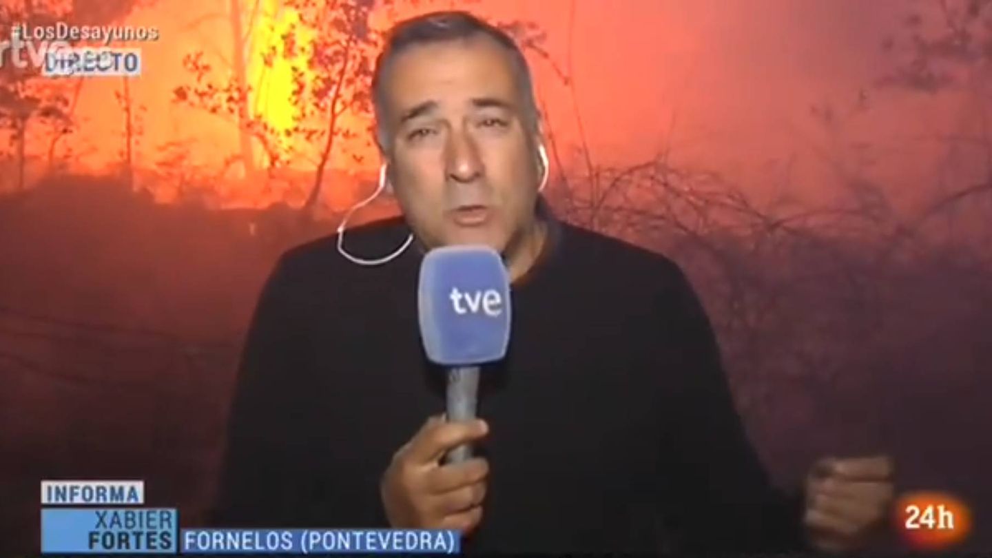 Xabier Fortes, crítico con TVE, informando de los incendios para la cadena pública.