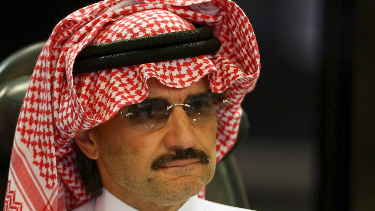 El príncipe saudí Bin Talal, uno de los mayores accionistas de Twitter, rechaza la oferta de Musk