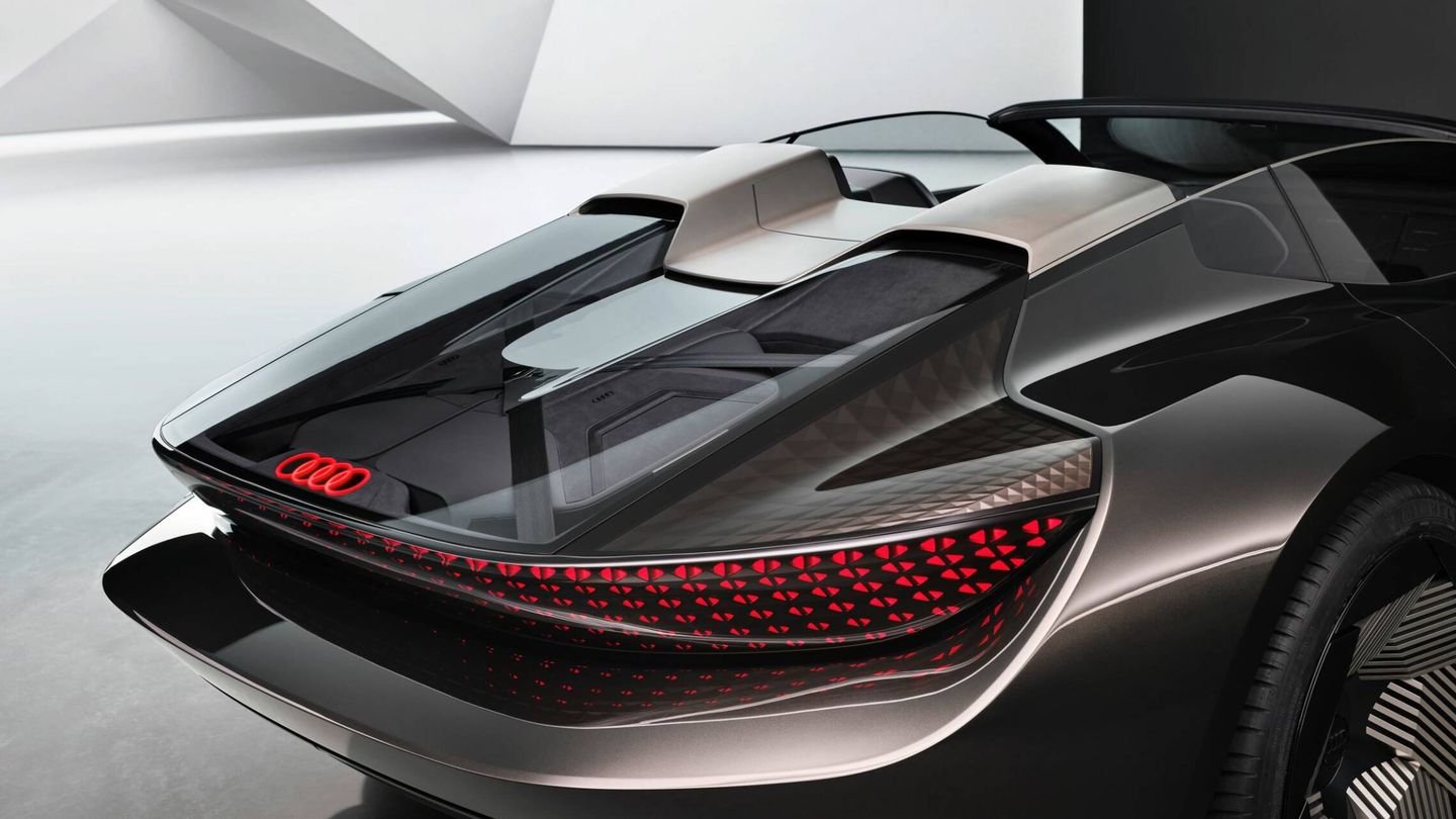 El Skysphere ha sido creado en el Design Studio de Audi en Malibú. Y aunque el coche definitivo no será así, en la marca dicen que podría parecerse bastante.
