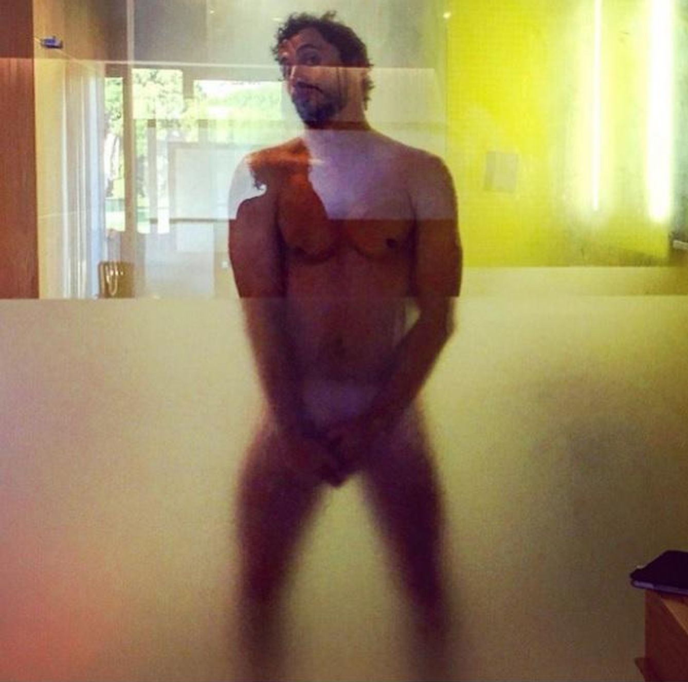 Paco León desnudo en Instagram 