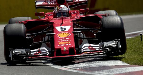 Foto: Sebastian Vettel a los mandos de su Ferrari. (EFE)