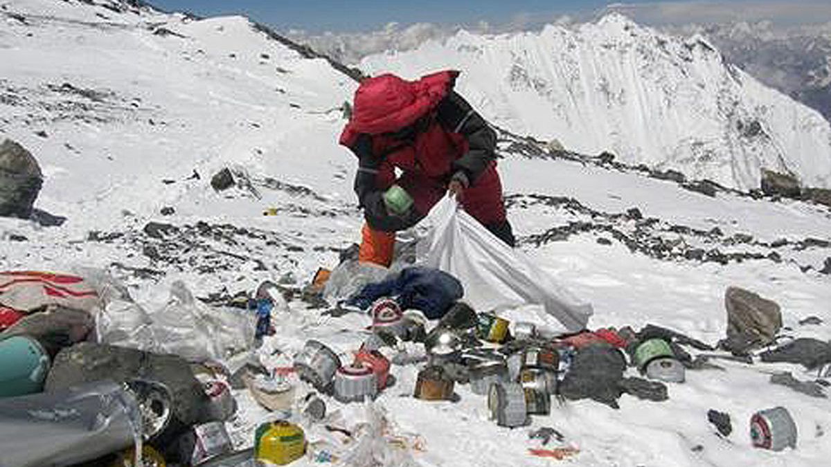 El Everest 'limpia su imagen' y sigue sin hacer realidad el sueño de Edmund Hillary