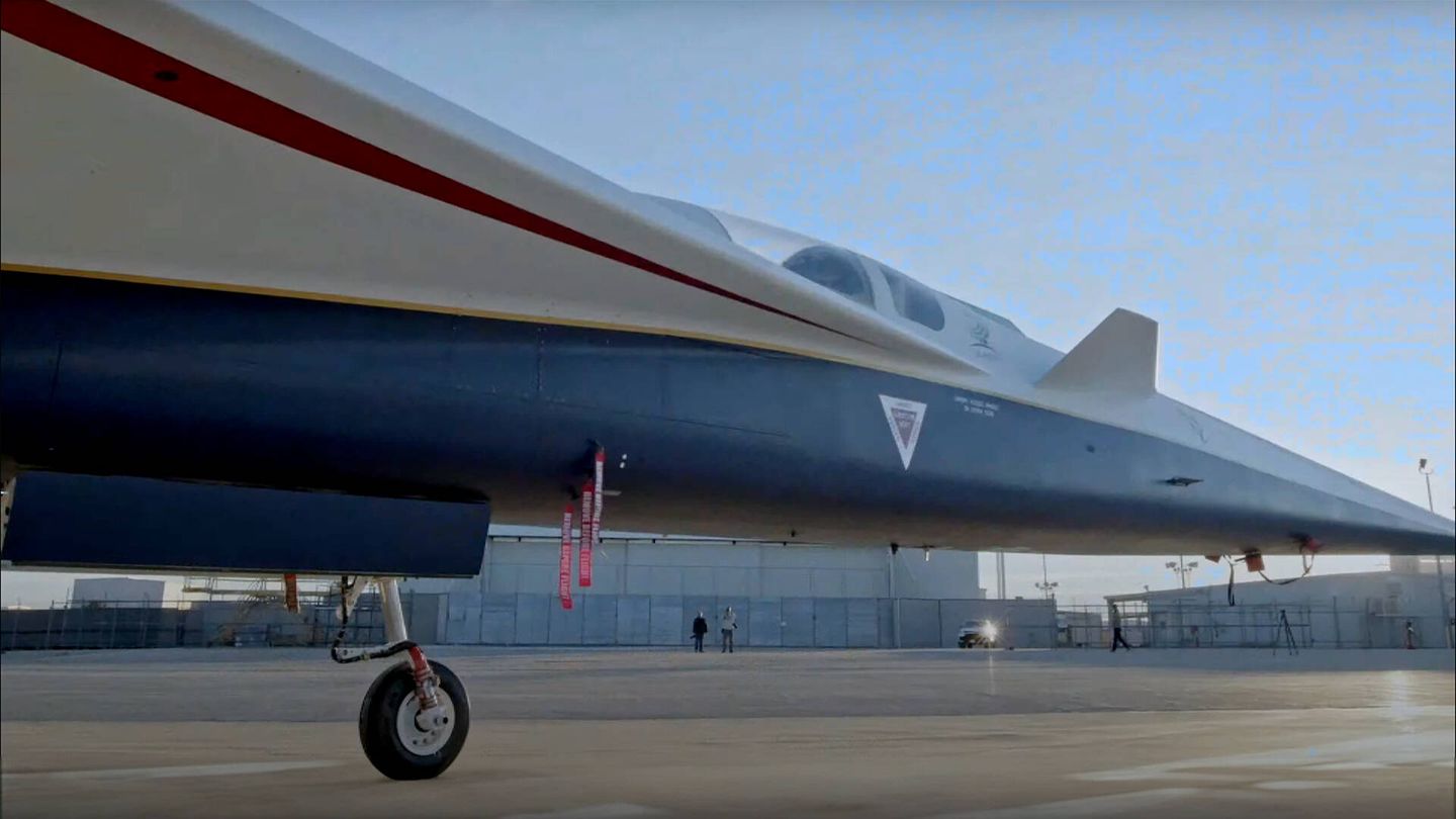El morro del X-59 definitivo presentado hoy en California, listo para su primer vuelo. (NASA)