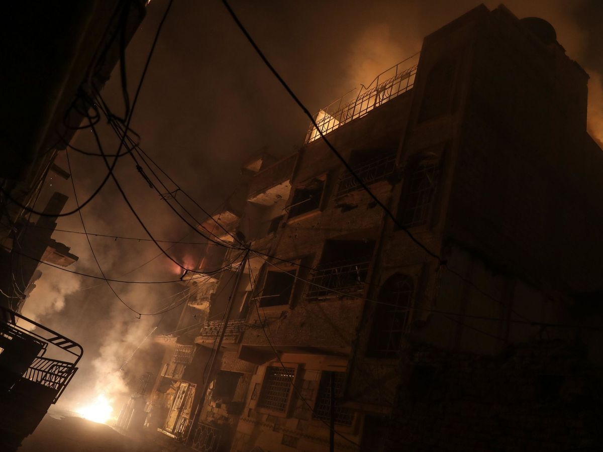 Foto: Vista de edificios destruidos después de presuntos ataques aéreos con fósforo blanco en Siria. (EFE)