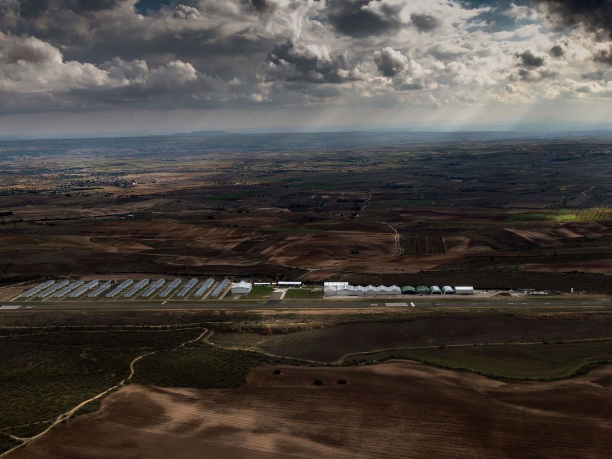 Foto: Vista aérea del aeródromo de Casarrubios del Monte, donde está proyectado el aeropuerto Madrid Sur. (EFE/Ismael Herrero)