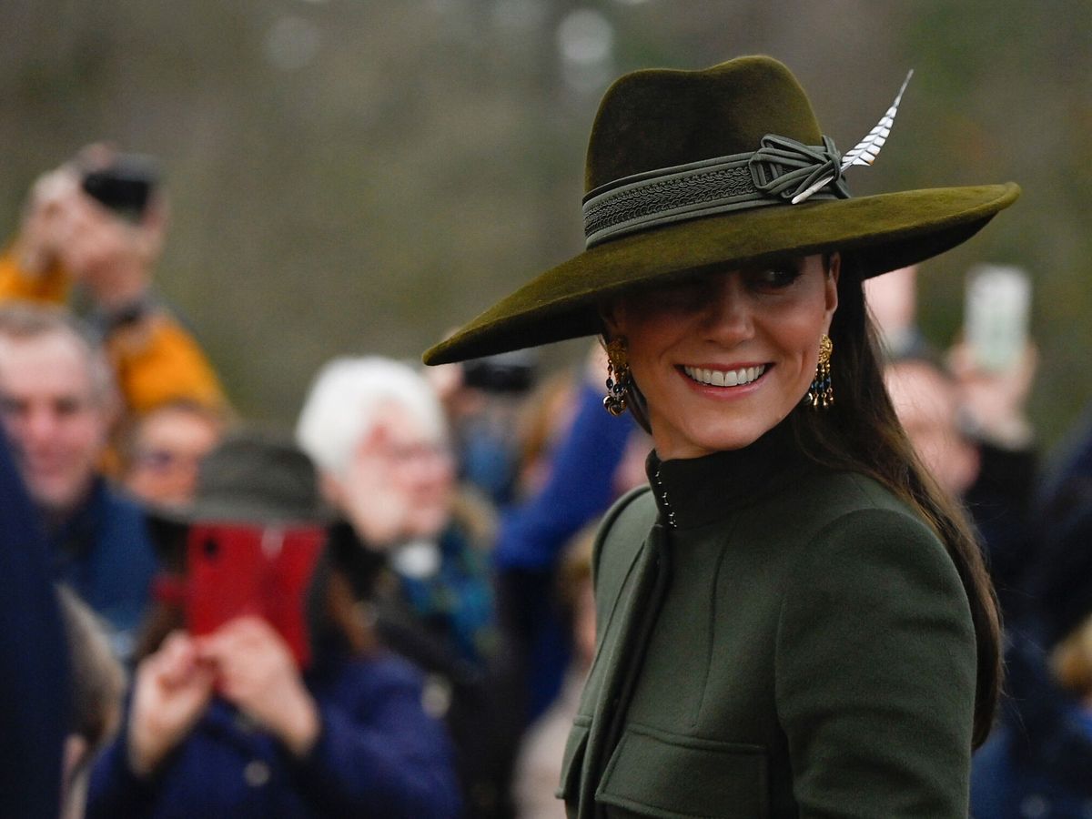 Foto: Kate Middleton, tras la misa de Navidad en Sandringham. (Reuters/Toby Melville)