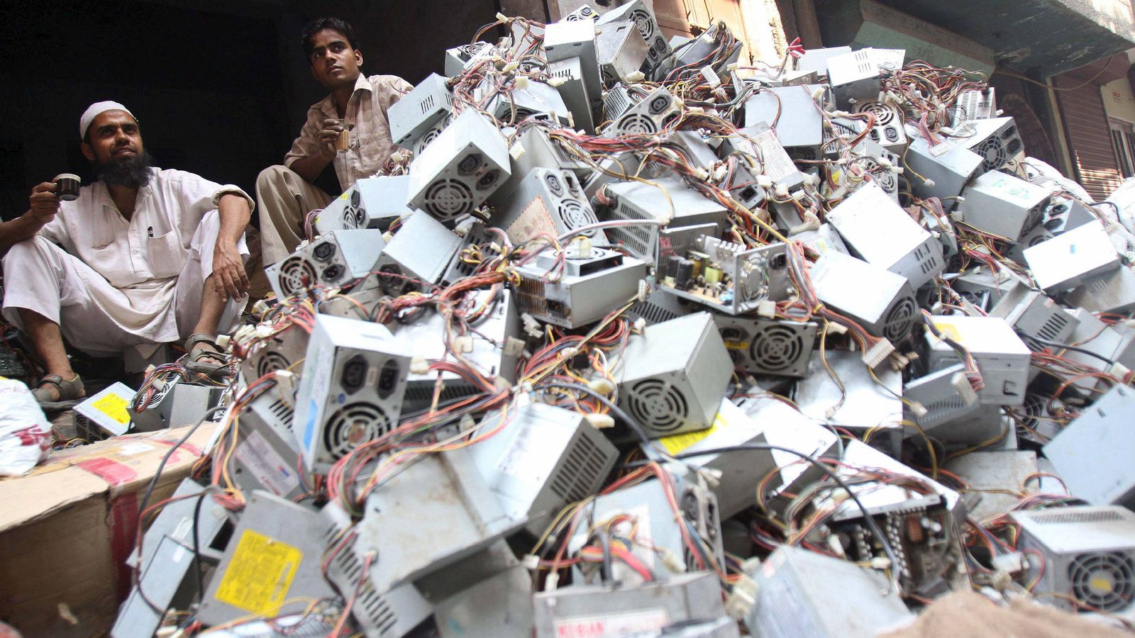 Foto: Residuos electrónicos en La India. (EFE)