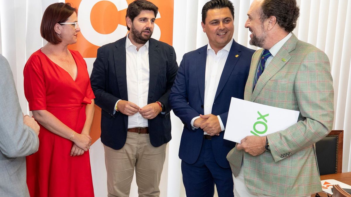 PP, Cs y Vox dan un "paso más" para desbloquear la gobernabilidad en Murcia