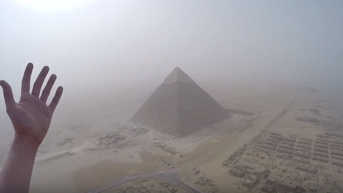 En la cima de las pirámides de Egipto: lo que ha visto el adolescente que las ha escalado