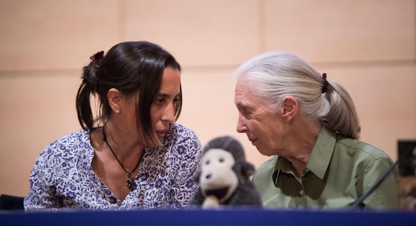 Dos generaciones de primatólogas: Rebeca Atencia y Jane Goodall (Foto: Daniel Muñoz)