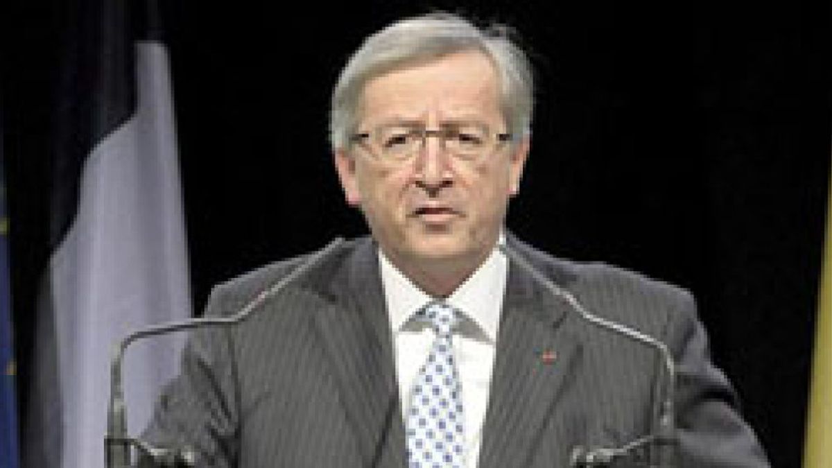 Juncker dice que el fondo de rescate del euro estará listo a finales de mes