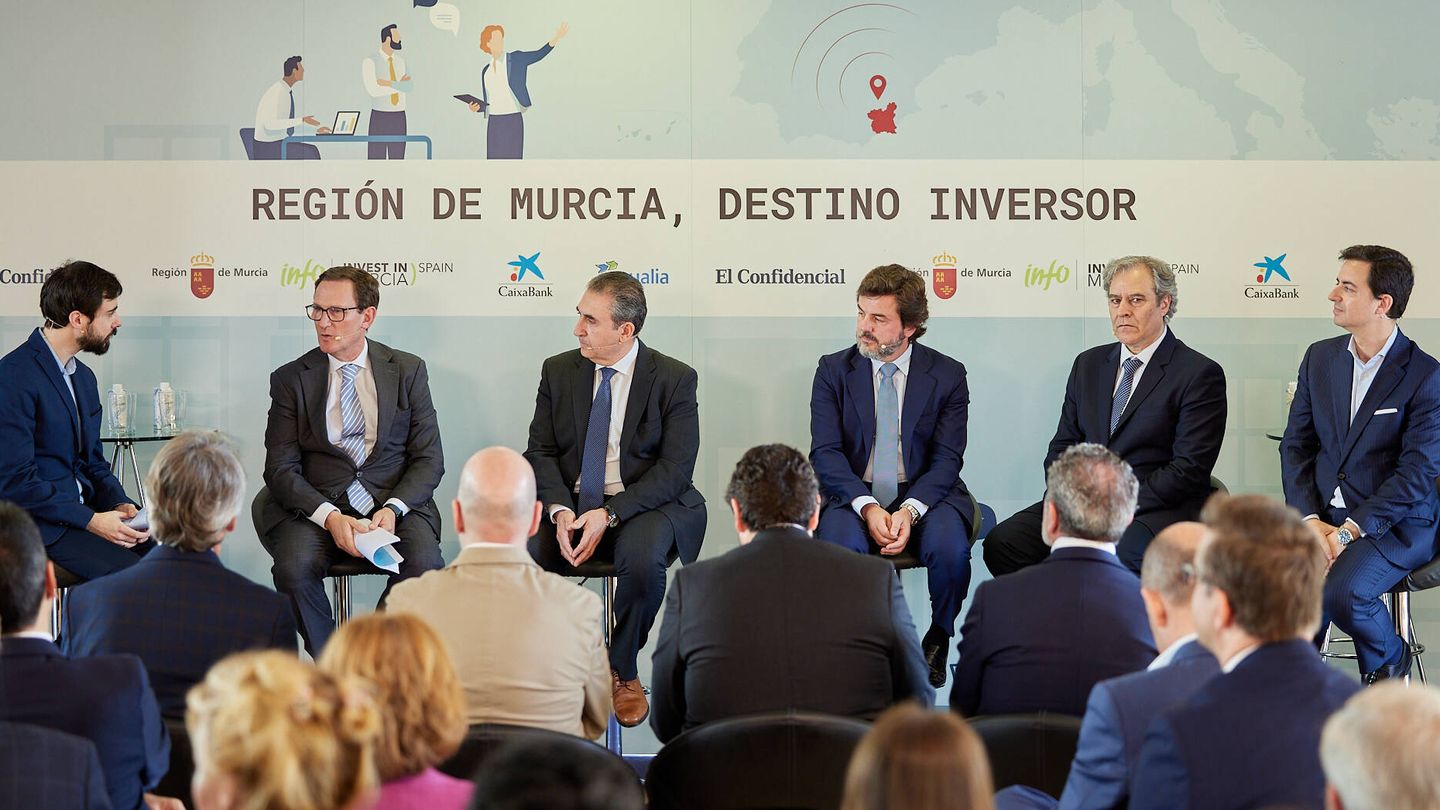 La mesa redonda del foro 'Región de Murcia, destino inversor', organizado por El Confidencial. (EC)