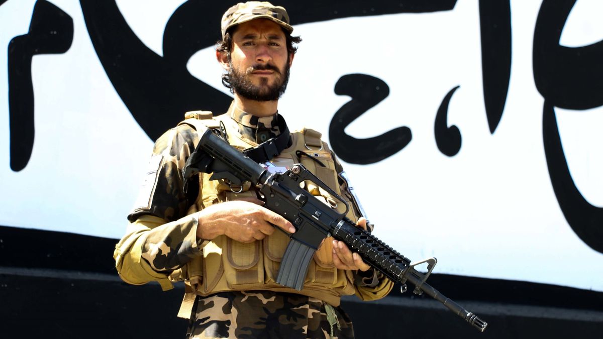 Los talibanes prometen la reconstrucción y declaran el fin del "derramamiento de sangre"